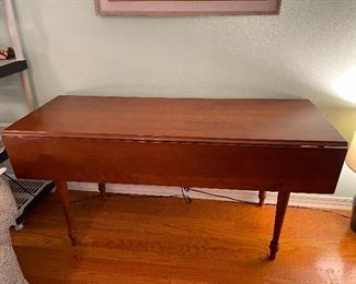 $395
Antique cherry drop leaf dining table 5'Lx22W + 2 leaves 18"
So open 5'Lx 40W x 29 1/2T