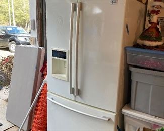 $250 
LG Refrigerator French door fridge 
