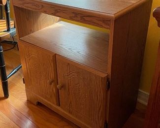 $44 
Formica oak finish small cabinet 29"Lx 26Tx 15 1/2"W