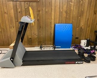 Universal treadmill XT1500