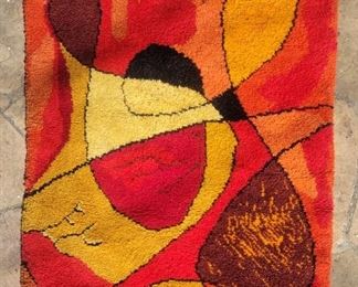 5' x 3' 70s shag rug. Very cool.