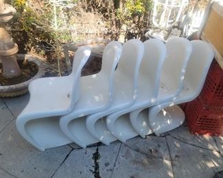 6 Verner Panton chairs. 