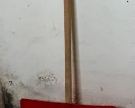 Snow Shovels 