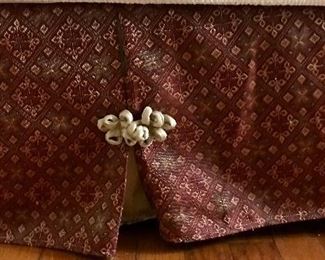 Bed Skirt Matching the Valence and Curtain Sets 