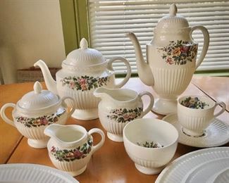 Conway Wedgwood Edme Dish Set 