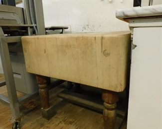 Butcher Block 29"X34"X33", Nice