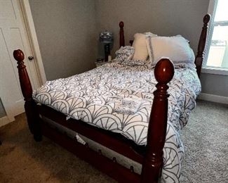 old four poster queen sized bed and mattress