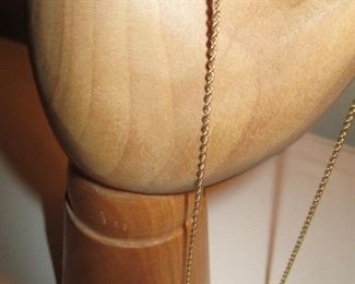 18" 14K GOLD CHAIN NECKLACE     $125