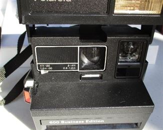 VINTAGE POLAROID 600 BUSINESS EDITION CAMERA WITH BOOKLET AND CASE.     $6