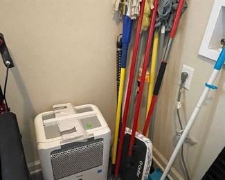 cleaning items, humidifier