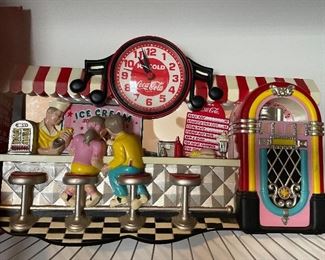 diner scene clock