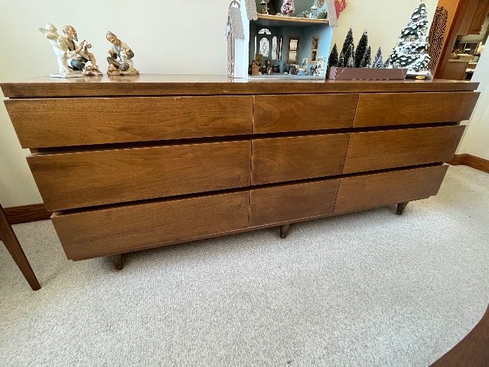 Vintage dresser 