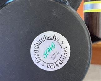 Erzgebirgische Volkskunst smokers.....