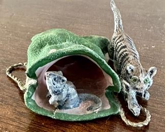 Cold Painted Cat & Mouse