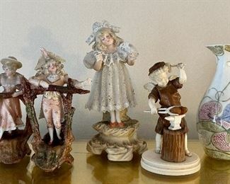 Figurines