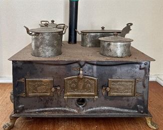 Late Victorian cast iron miniature “salesman sample” stove