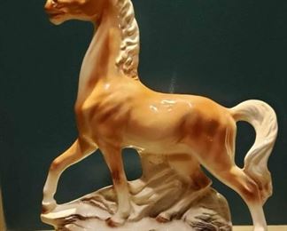 Vintage ceramic golden palomino horse lamp by Lane & Co., 1958.