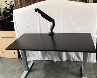 Lot 76 Industrial Work Table Metal Base Formica Top
metal base is adjustable and does have a memory setting control so you can return to different heights at a push of the button, measures: 59" x 291/2" x 32".