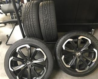 Lot 131 5 New Tires & 5 Advanti Racing Rims
4 Kelly Edge 235/45R18 new tires and 1 Good Year 235/45R18 5 Advanti Racing Rims with a 5x120 lug pattern and rim dimensions 18x8, 1 rim is scratched.