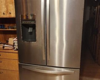 Whirlpool stainless refrigerator/freezer 