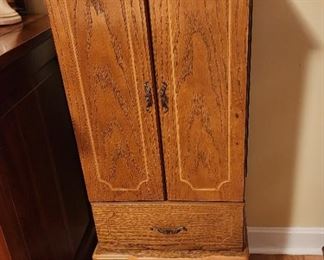 Jewelry armoire