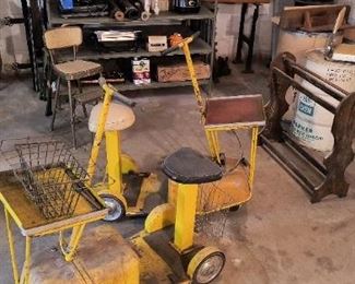 Industrial electric three-wheel scooters