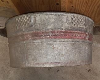 Very unusual wash tub