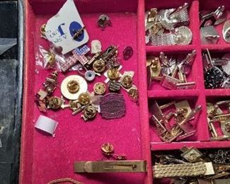 Assorted pins and jewelry
