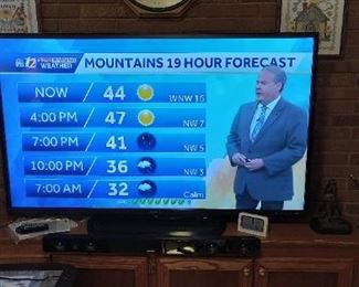 Sharp flat screen TV - Aquios series 