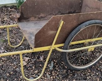 Very nice yard / garden cart