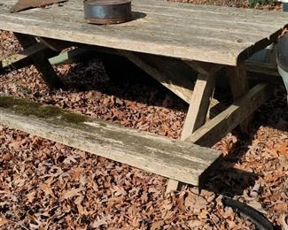 Picnic table