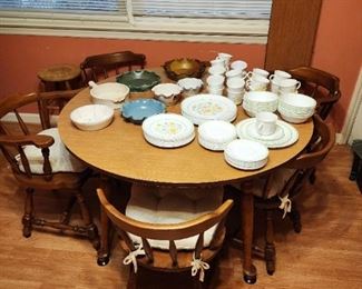 Local pottery and China set