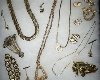Beautiful Costume Jewelry Incl. Signed Pieces