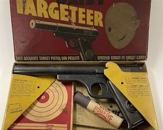 Daisy Targeteer Pellet Gun with Spinner Targets, Orig. Box