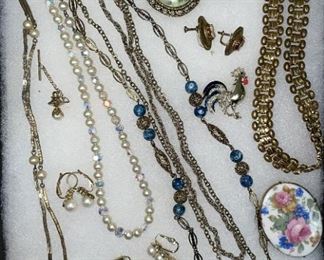 Beautiful Costume Jewelry Incl. Signed Pieces