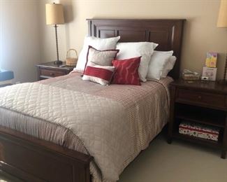 All bedroom sets must be sold by the set. Order by the client. 