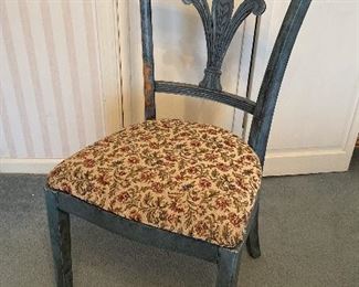 Painted solid wood dining chair with upholstered seat&nbsp;

