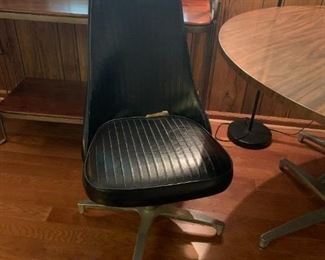 #34	Vintage chromcraft  Base Laminate Top Table w/3 ChromeCraft Black Vinyl Swivel Chairs - 48 Round x 30H	 $300.00 			
