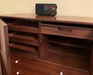 #54	Drexel Bachelors chest w/2 Doors & Top drawer w/pop-up Valet and 4 drawers - 42x20x48	 $400.00 			
