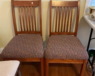 #82	Set of 2 Wood dining chairs w/Vertical slats	 $40.00 			
