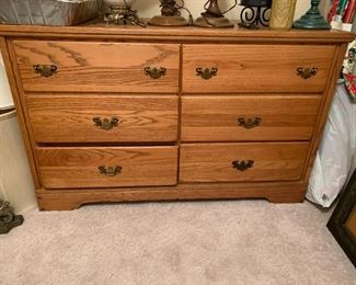 #86	oak chest of drawers 6 drawers - 51x17x32	 $125.00 			
