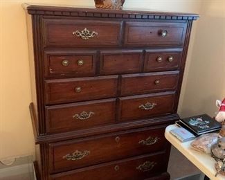 #89	Dresser w/6 drawers - 38x19x50 - upstairs - You move	 $40.00 			
