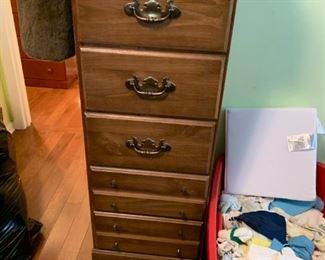 #148	Laminate 5 drawer chest of drawers - 17x14x47	 $30.00 			
