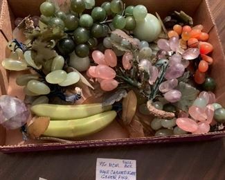 #154	Vtg MCM full box  hand carved Agate green pink slman grapes in Gade leafs and misc. fruit AS is 	 $65.00 			
