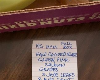 #154	Vtg MCM full box  hand carved Agate green pink slman grapes in Gade leafs and misc. fruit AS is 	 $65.00 			
