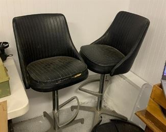 #168	as is Chromcraft bar stool 31 inch tall 	 $45.00                                                                                              #169	Chromcraft bar stool black 31 inch tall 	 $75.00 			
			
