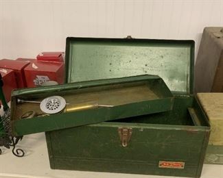 #170	green  metal SK Wayne tool box with tray as is lock 	 $20.00 			
