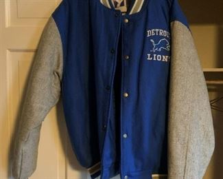 #183	NFLDetroit lion size large jacket	 $30.00 			
