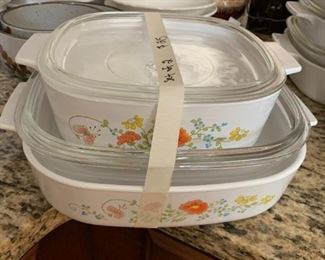 #197	Kitchen	corning ware 4-piece orange casserole	 $25.00 			
	
