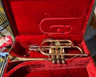 Frank Holton Collegiate brass trumpet with case
